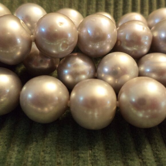 Faux Pearl Necklace - @29” Length - Silvery Grey - Beautiful - Picture 4 of 4